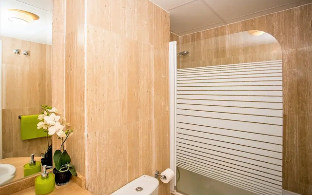 Frontline Golf and Sea views, 2 Bed JC6