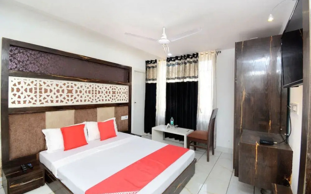 Oyo 30999 Hotel Vaishno
