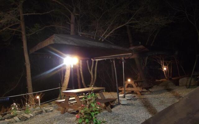 Отель Taegi Valley Pension Южная Корея, Пхёнчан - отзывы, цены и фото номеров - забронировать отель Taegi Valley Pension онлайн вид на фасад