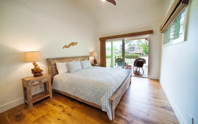 Hale Hoku 5 Bedroom Home by RedAwning
