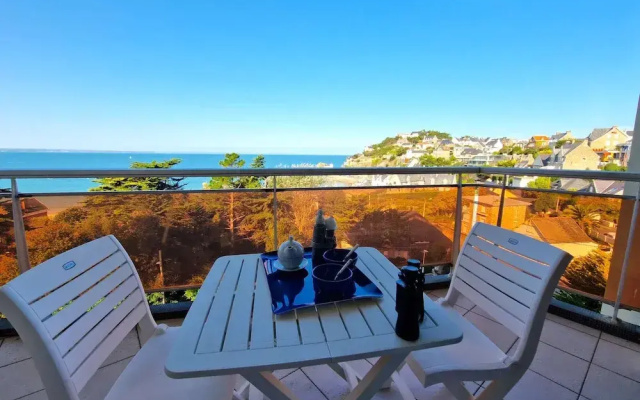 Apartment With sea View Near Beach