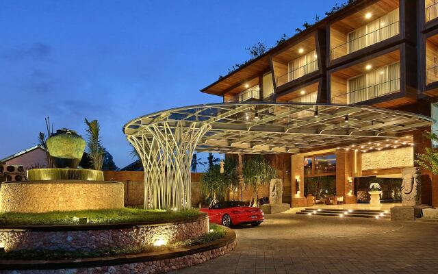 Отель Jimbaran Bay Beach Resort & Spa вид на фасад