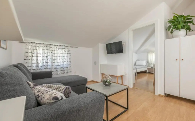 4+1 apartment in the city centre, near the beach