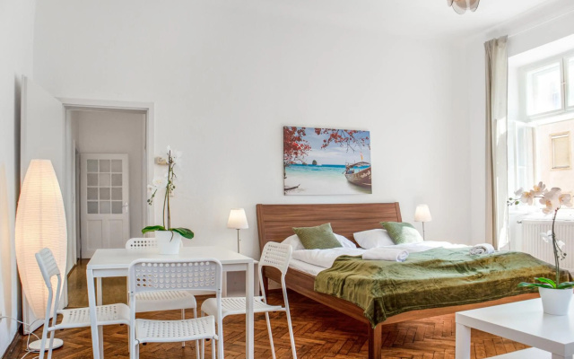 Spacious 2BR Apt. Rennweg - Perfect for Longstays.