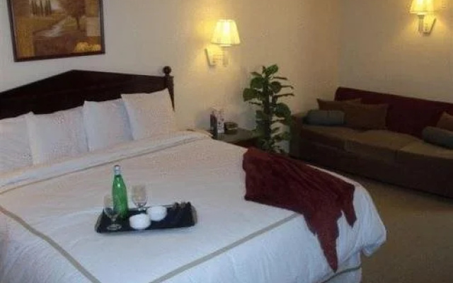 Ramada Williamsburg East Busch Gardens Area