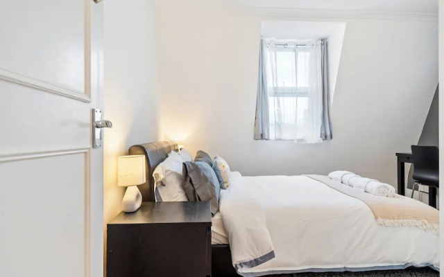 Charming London Apartment With 2 Bedrooms