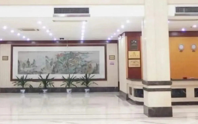 Dolphin Hotel