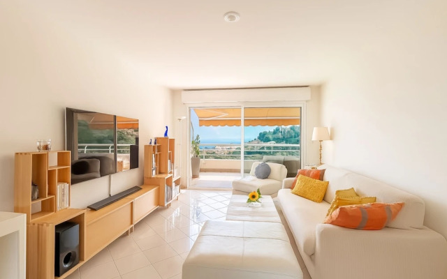 High-end Residence With Pool and Panoramic Views