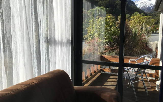 Alpine Glacier Motel