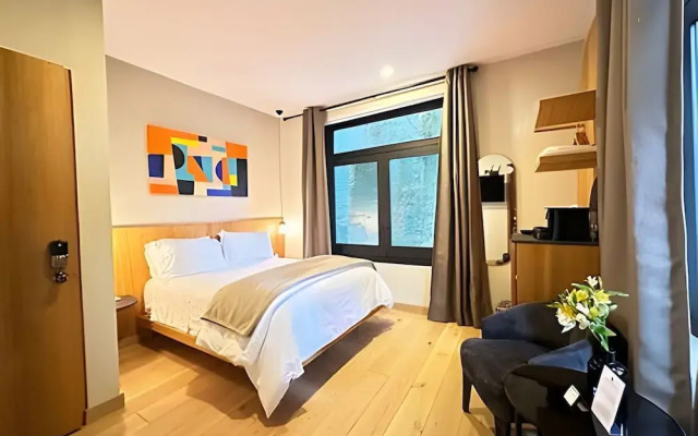 Modern Suite 3 - Heart of Roma Norte