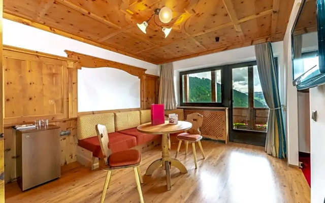 Hotel Alaska