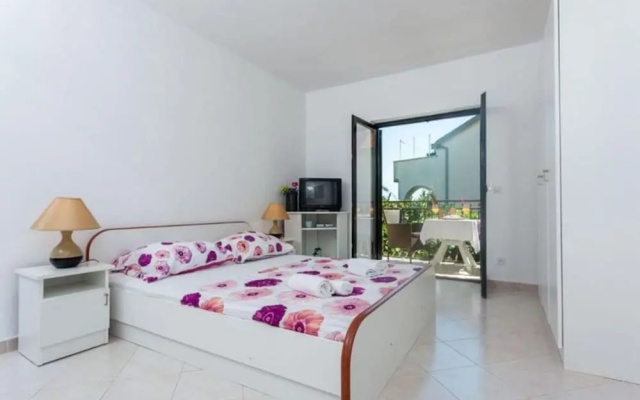Aesthetic Apartment With Balcony and Sea View