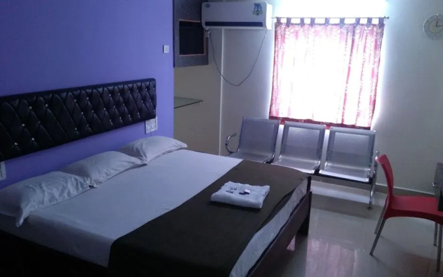 Iroomz Hotel New SS INN