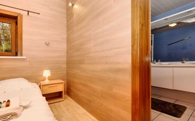 Durbuy Forest Villa With Pool