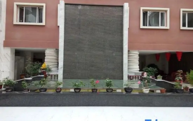 Fuyuan Yayue Business Hotel