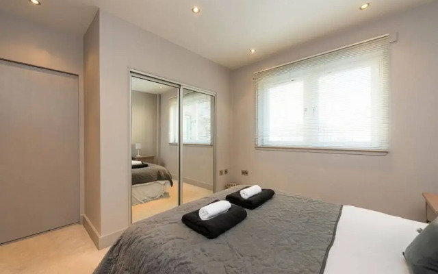Modern 2 Bedroom Apartment in Cumberland Street