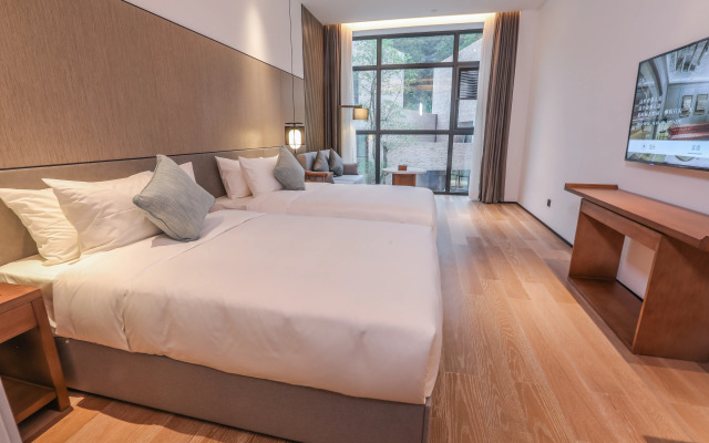 Yinju Jingde Art Hotel