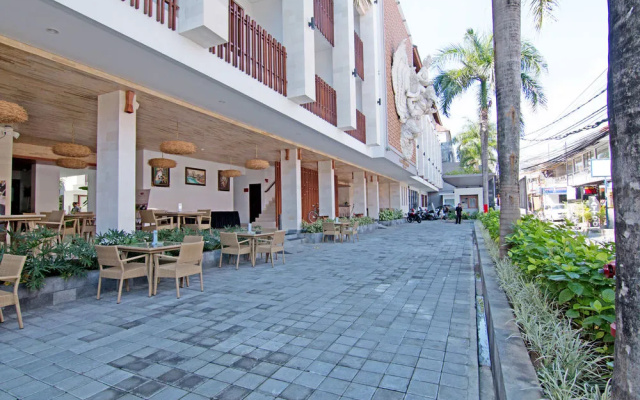 ZEN Rooms Benesari 6 Legian Kuta