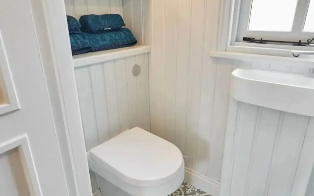 Host Stay The Lobster Pot
