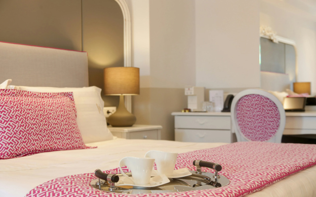 Avaton Luxury Beach Resort - Relais & Chateaux
