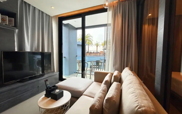 1BR with Rooftop Pool & Gym  C191