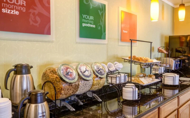 Quality Inn And Suites Lenexa Kansas City