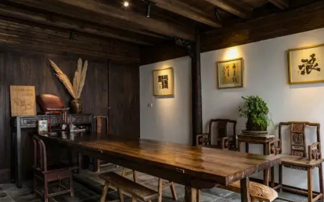 Songyang Ming and Qing Ancient Street Two Rooms B&B