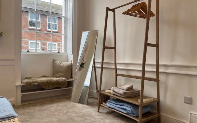Spacious 2B Flat In Clement House
