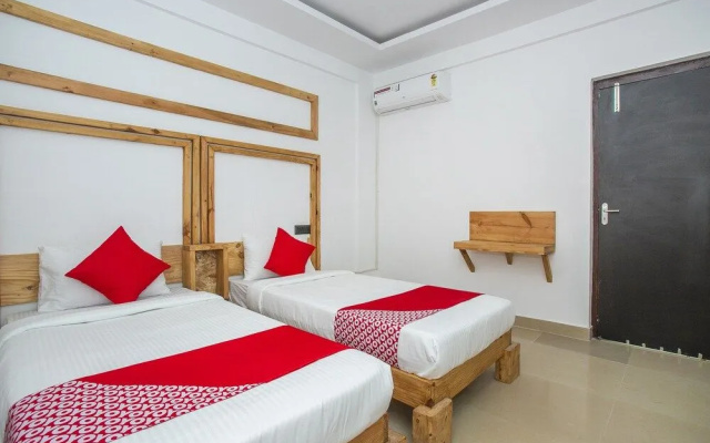 OYO 15111 Greencity Comforts