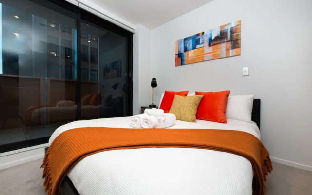 Ehome - Central Location - The Heart Of Queen Street Living