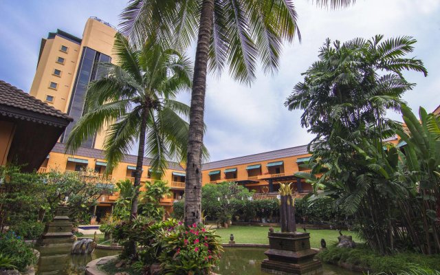 Отель Holiday Garden Hotel & Resort Chiang Mai Таиланд, Чиангмай - отзывы, цены и фото номеров - забронировать отель Holiday Garden Hotel & Resort Chiang Mai онлайн вид на фасад