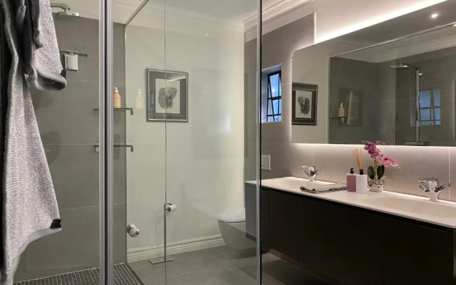 The Orca, Bryanston Entire 4 Bed House