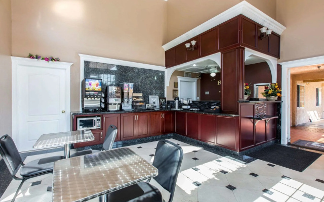 Rodeway Inn