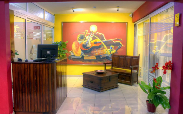 Hotel LIVVO Don Paco