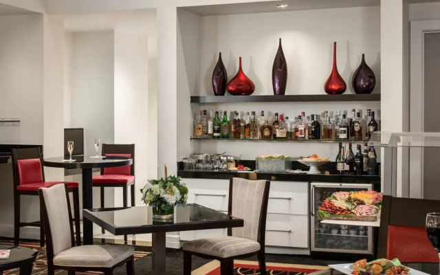 Club Level Suites At Inn On The Fifth