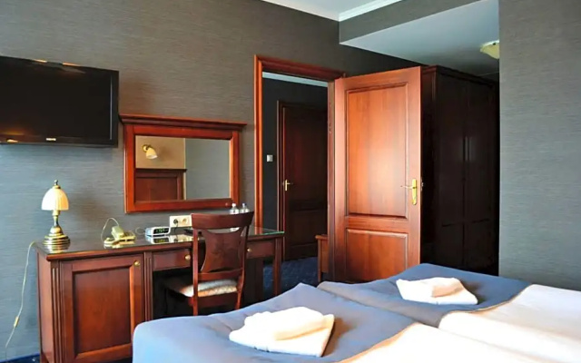 Borowinowy Zdrój Hotel Wellness Spa & Conference