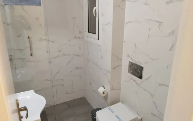Zeus Apartment