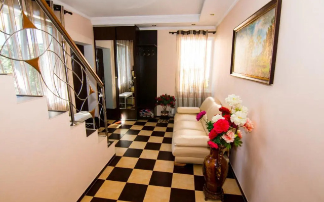 Beautiful Apartments in Villa near Airport