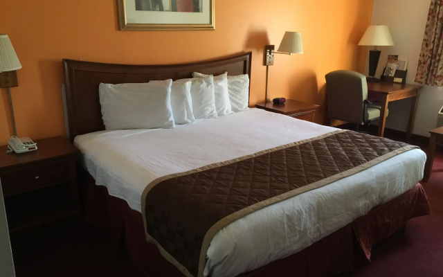 Laketree Inn And Suites Marion