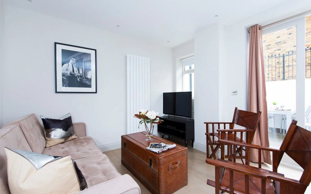 Lovely 2BR flat in West London