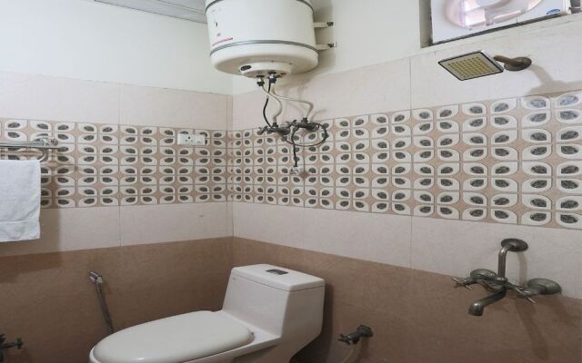 OYO 19664 Aman Hotel