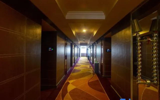 Tiancheng Business Hotel (Pingxiang College)