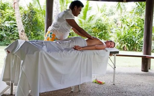 The Holiday Club At Fiji Palms