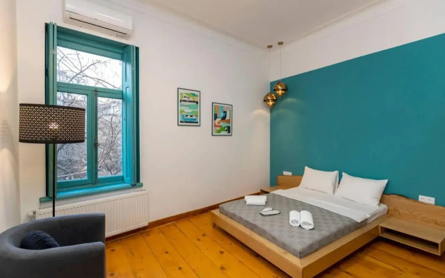 2BR Stylish apt In The Heart of Tbilisi
