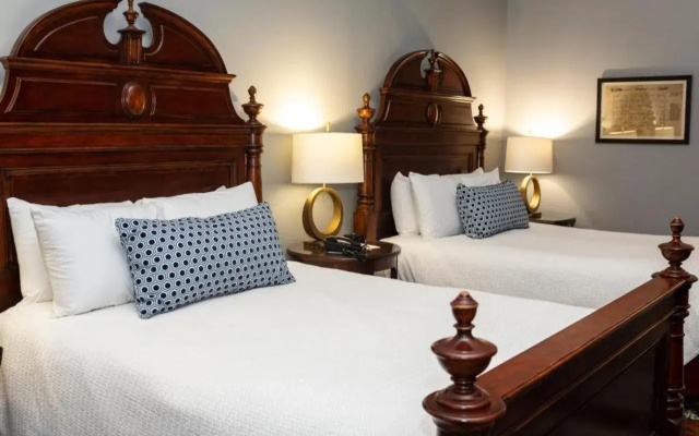 East Bay Inn, Historic Inns of Savannah Collection