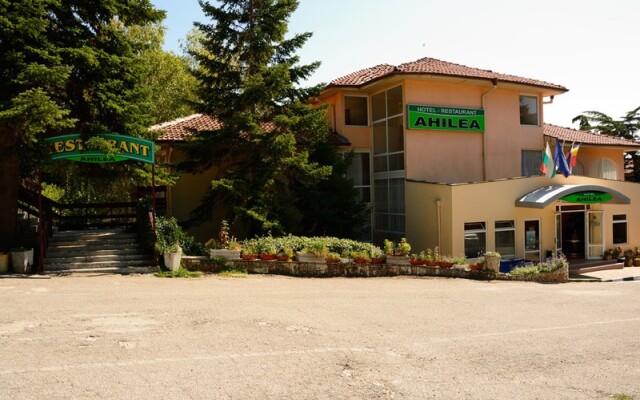 Hotel Ahilea вид на фасад