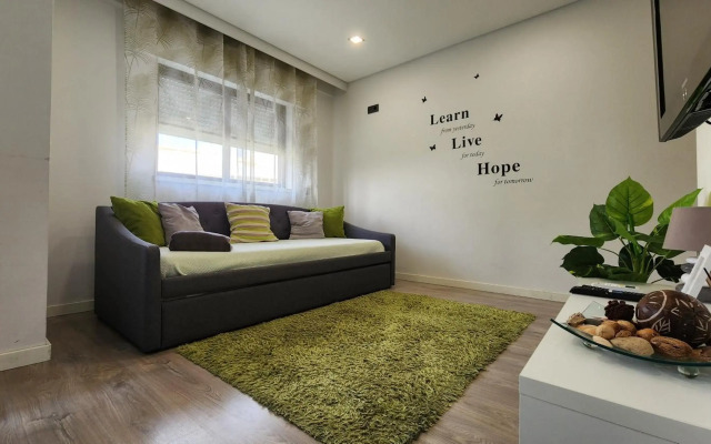 Ria Center Apartment - Left