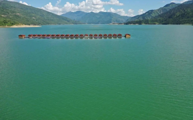 Le ROI Floating Huts & Eco Rooms