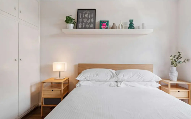 Contemporary 1-bed Unit Near Chapel St