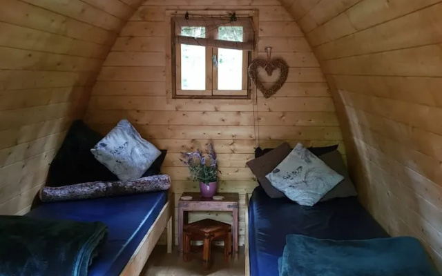 Broomhills Farm River Eco Pods